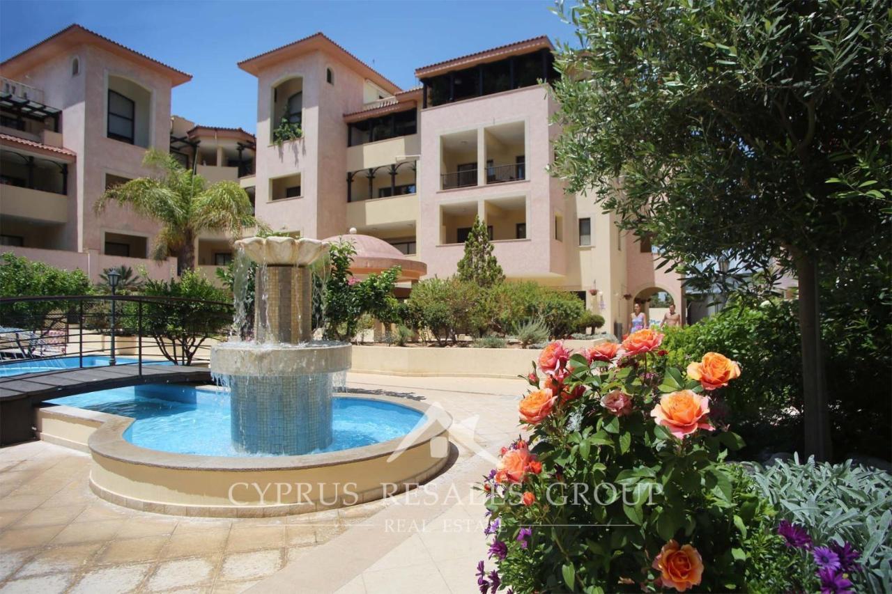 Pool Side 2 Bedroom Queens Gardens Complex Pafos Dış mekan fotoğraf