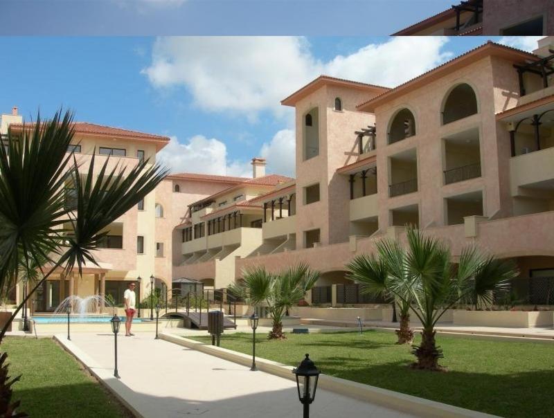 Pool Side 2 Bedroom Queens Gardens Complex Pafos Dış mekan fotoğraf