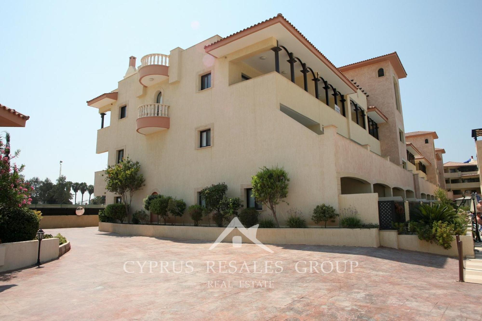 Pool Side 2 Bedroom Queens Gardens Complex Pafos Dış mekan fotoğraf