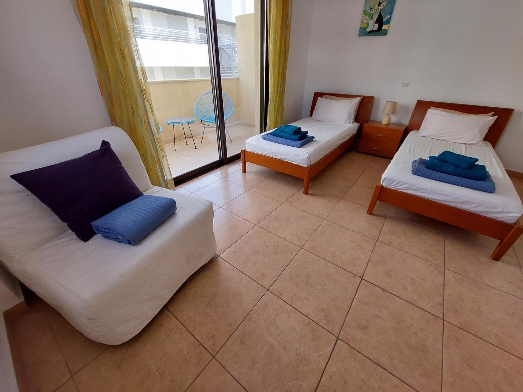 Pool Side 2 Bedroom Queens Gardens Complex Pafos Dış mekan fotoğraf