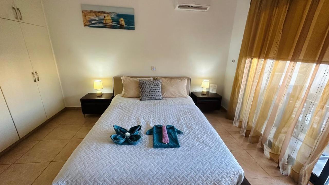 Pool Side 2 Bedroom Queens Gardens Complex Pafos Dış mekan fotoğraf
